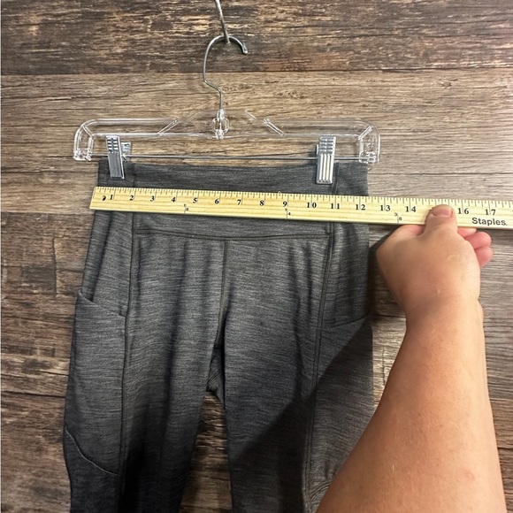 Lululemon Athletica Gray Performance Leggings with Pockets Size 4 - Picture 3 of 10